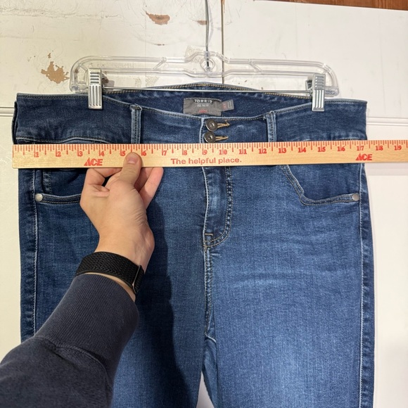 Torrid Jeggings FEEL THE FIT Super Soft Size 16 Dark Wash Stretchy Blue - Picture 4 of 11
